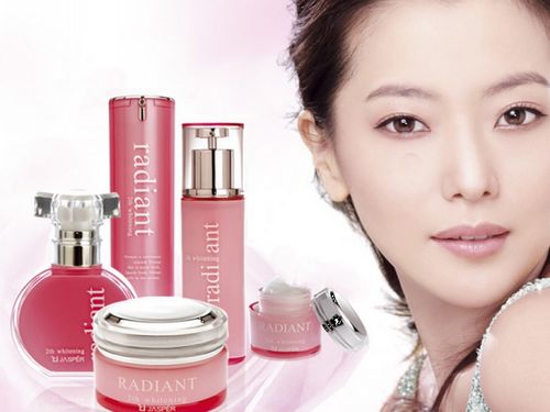 金喜善化妝品 綻放東方之美，科技與藝術交融的護膚臻品